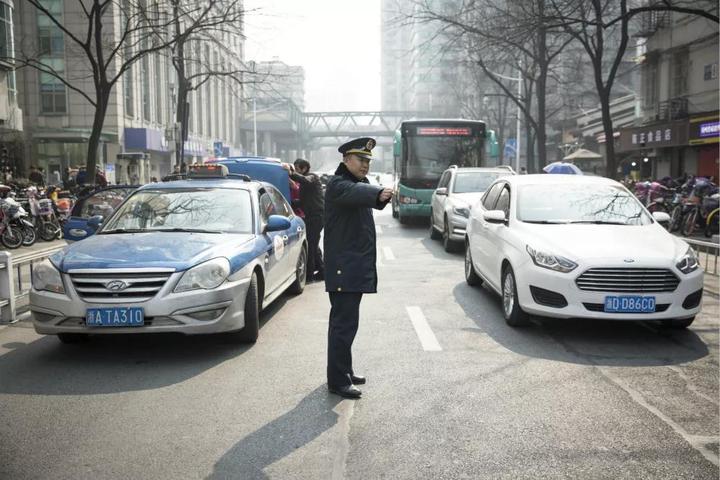 多次投诉上黑名单 杭州向不守规矩出租车开刀