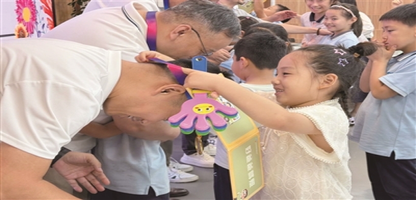 笕桥花园小学有爸爸拿到证